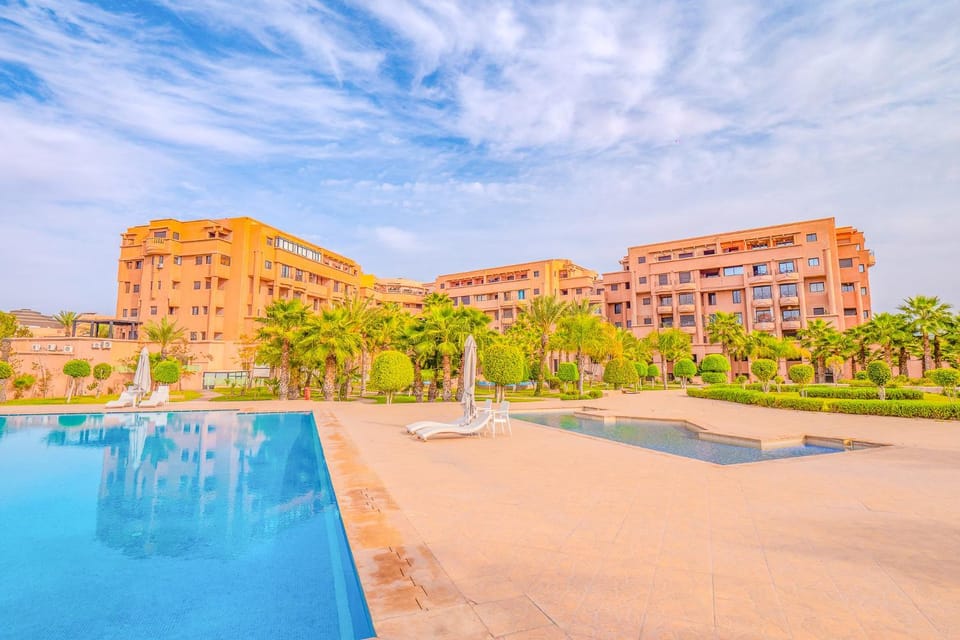 Property building, Day, Natural landscape, Garden, Garden view, Garden view, Pool view, Swimming pool, sunbed