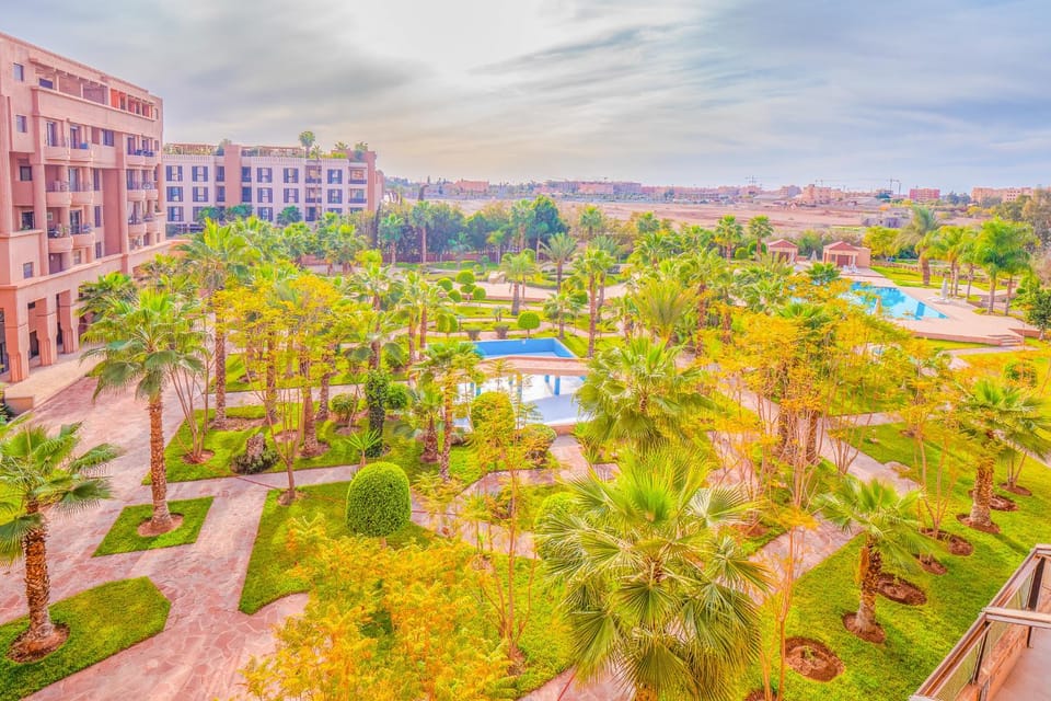 Property building, Day, Natural landscape, Bird's eye view, Garden, City view, Garden view, Pool view, Swimming pool