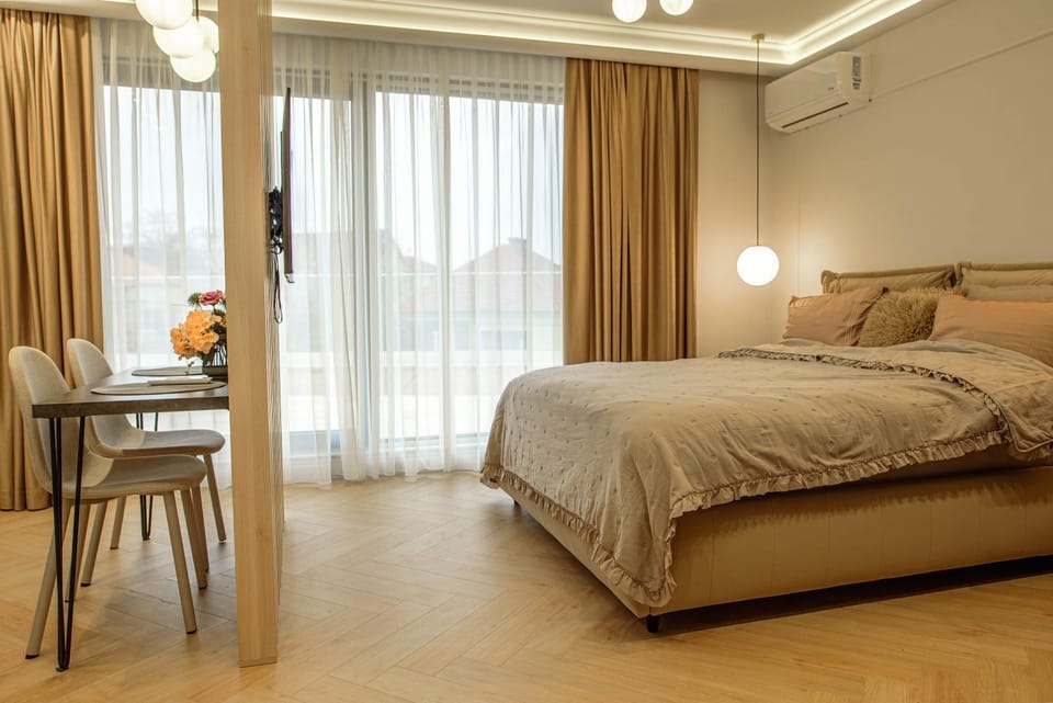 Bed, Photo of the whole room, Bedroom, air conditioner