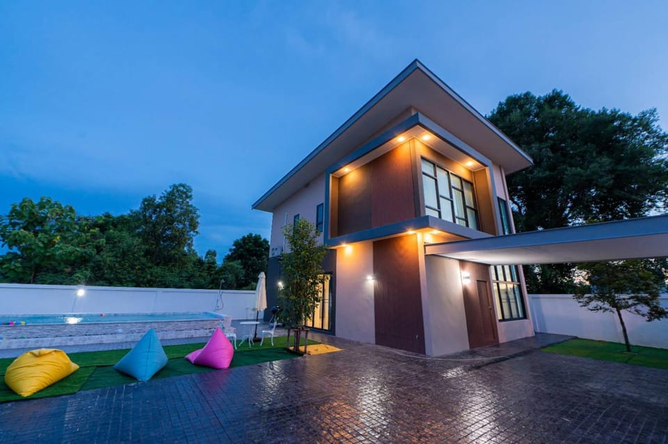 Green Beach Pool Villa Villa in Pattaya City