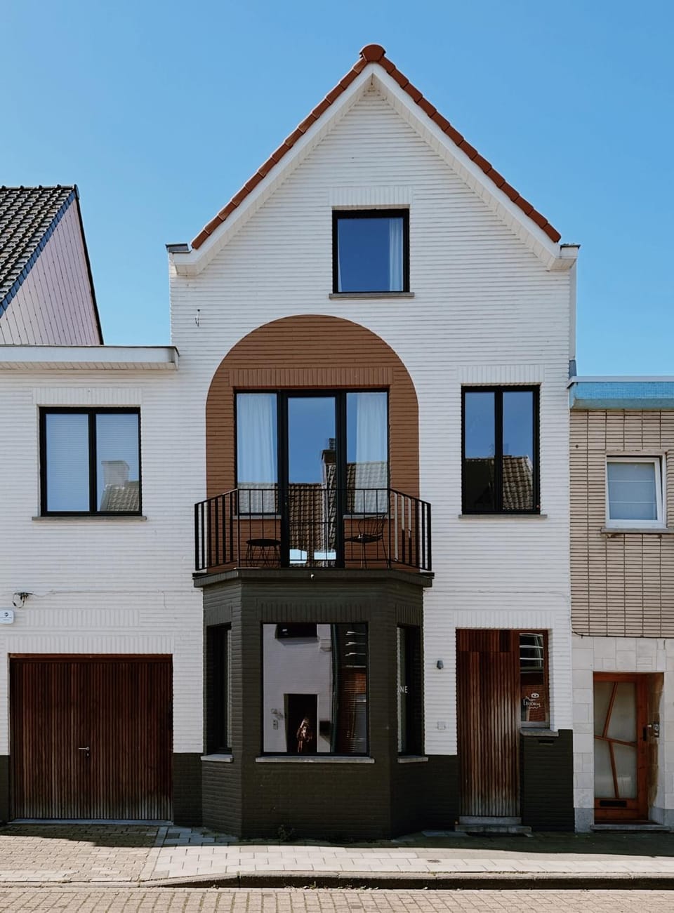 Property building, Day, Balcony/Terrace, Balcony/Terrace
