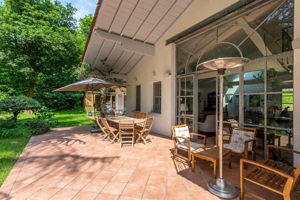 Property building, Patio, Garden
