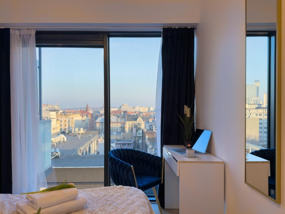 URBAN APARTMENTS Global Premium - 8th floor No 16 - Air Condition - Free Garage Apartment in Poland