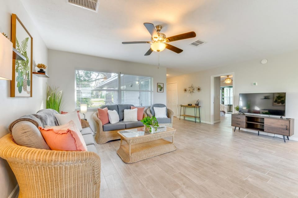 Nature-Packed Family Escape Near Lake Tohopekaliga House in Poinciana