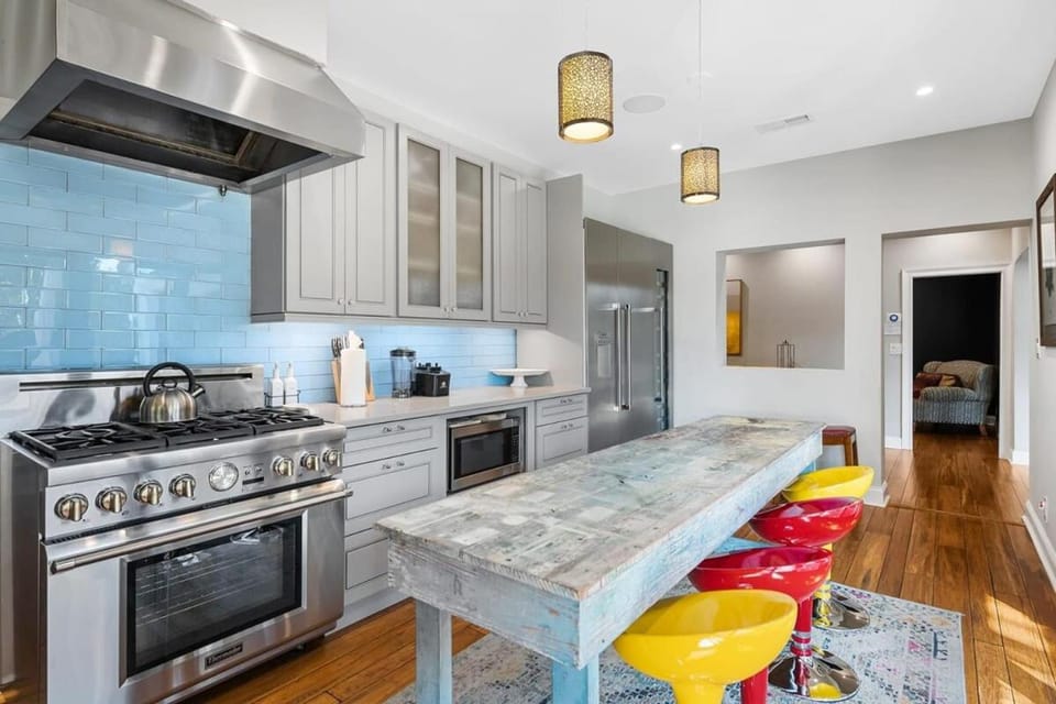 Kitchen or kitchenette, kitchen