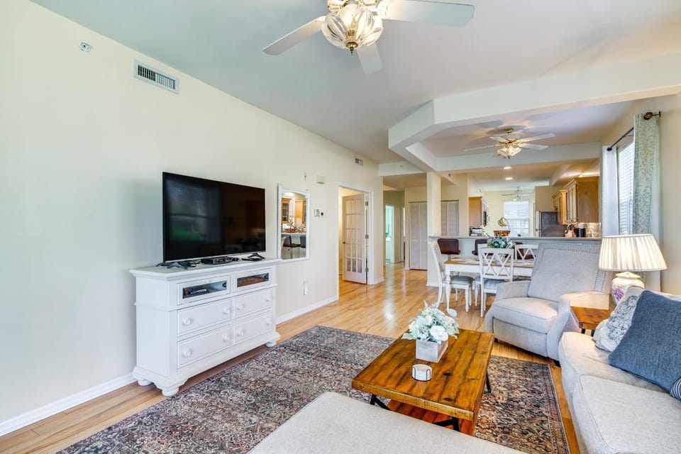 5 Mi to JetBlue Park: Condo w/ Pool & Pickleball House in Lee County