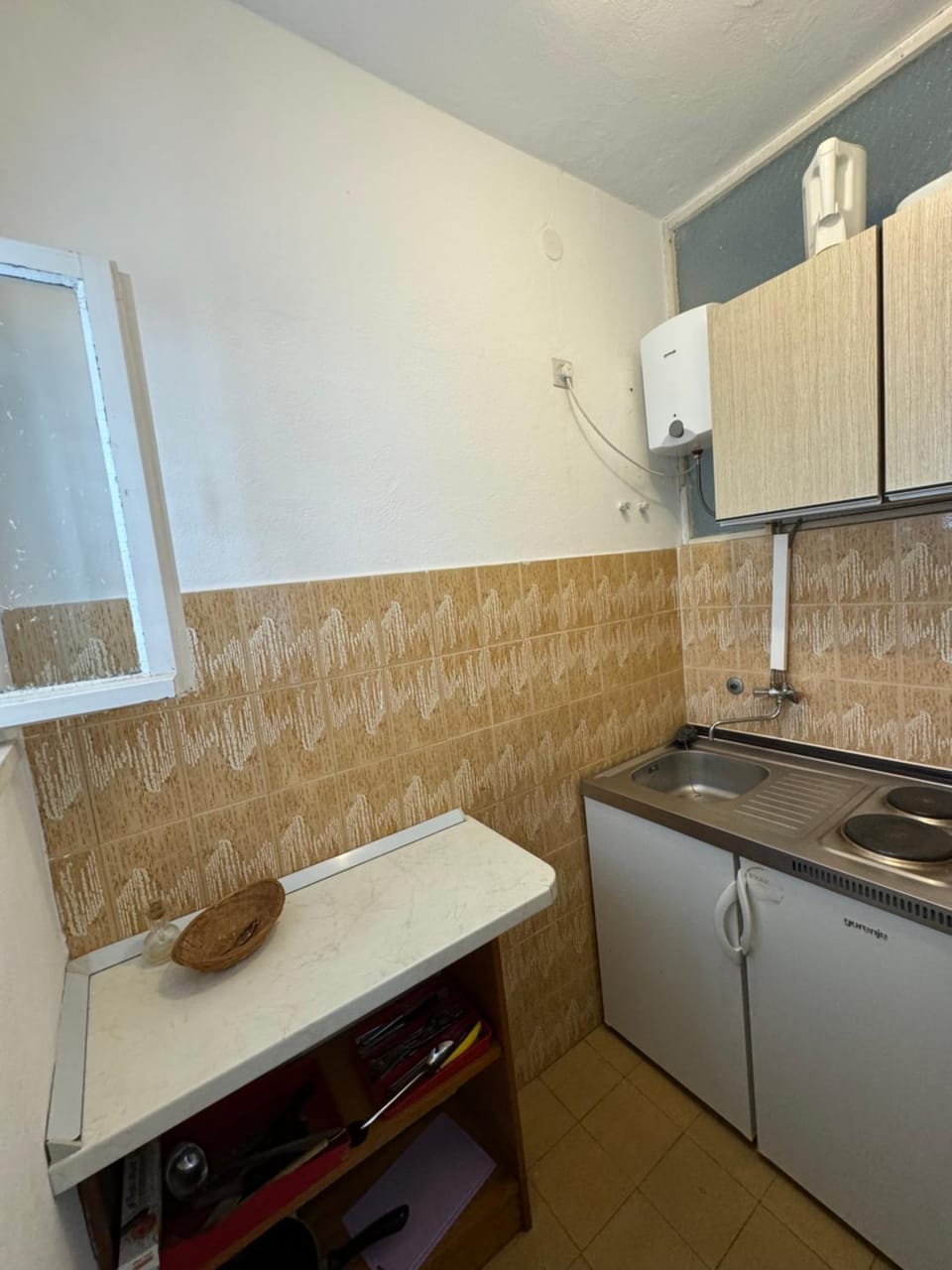 Kitchen or kitchenette, stove