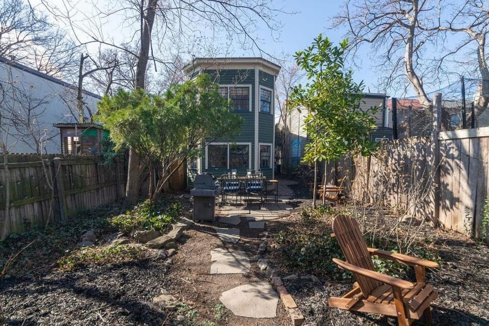Property building, Day, Garden, Garden view