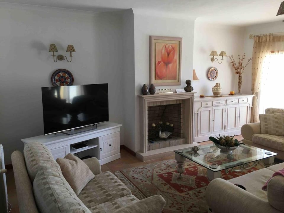 Praia da Luz Villa 3 Bedroom Exclusive Villa 5 Star Private Heated Pool Villa in Luz