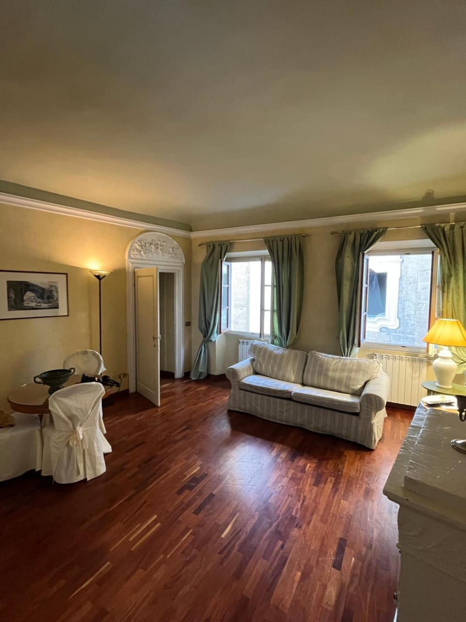 Living room, Seating area