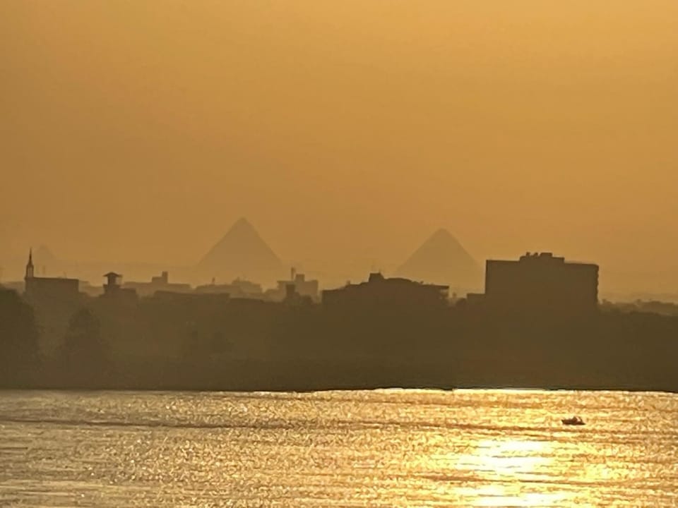 Moon tower Apartment in Cairo Governorate