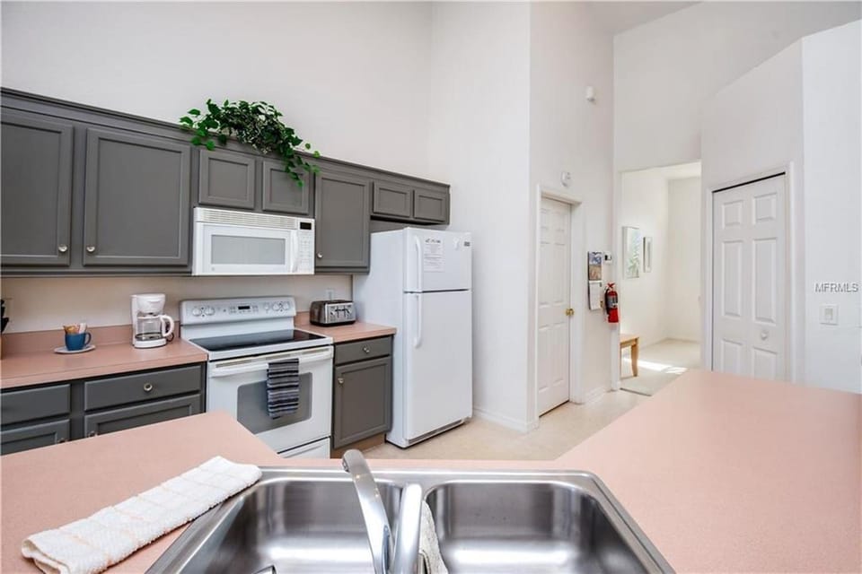 Kitchen or kitchenette, Dining area, dishwasher, oven, stove, toaster
