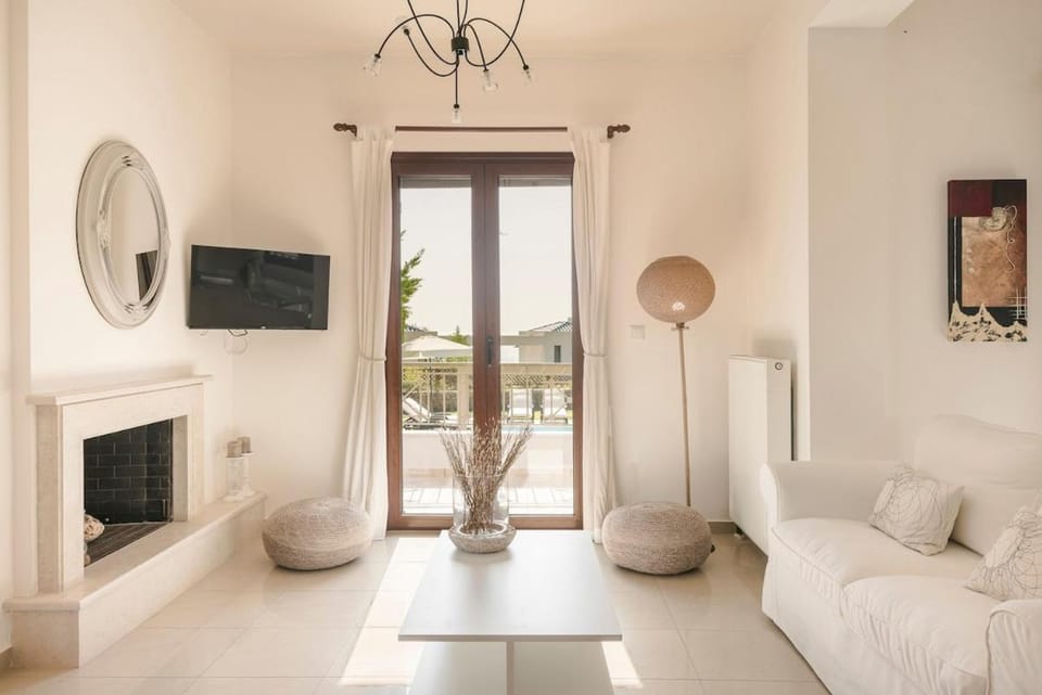 TV and multimedia, Living room, Seating area, air conditioner