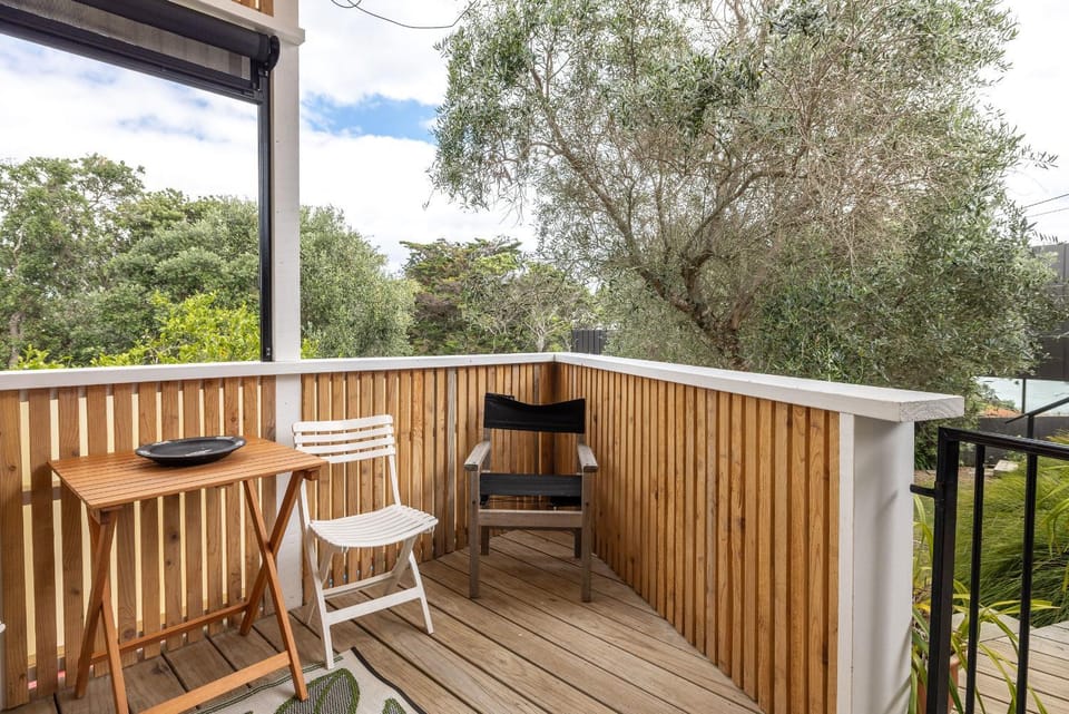 Little Oneroa Beach Studio Apartment in Auckland Region