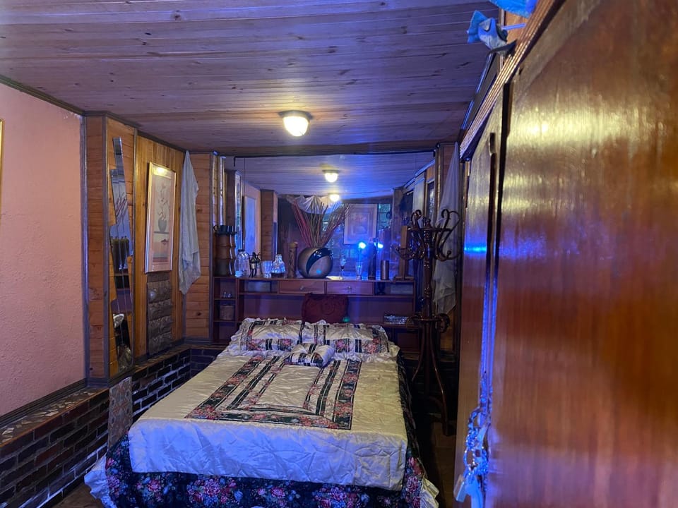 Bed, Photo of the whole room, Bedroom, wardrobe