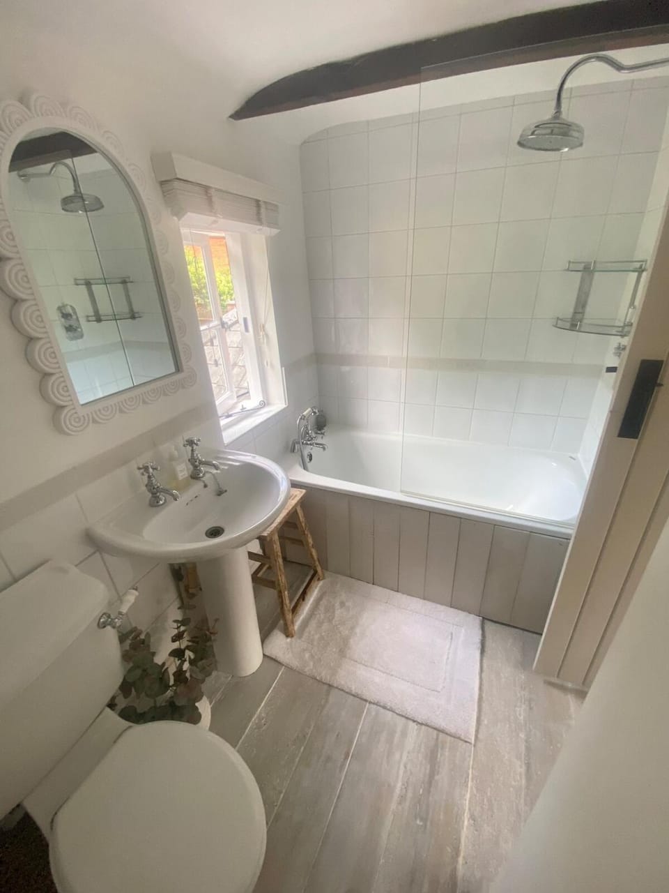 Charming One Bed Cottage in Historic Market Town House in Test Valley District