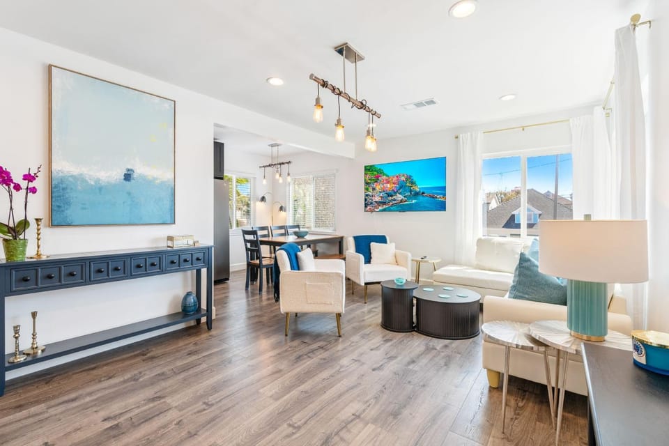 TV and multimedia, Living room, Dining area