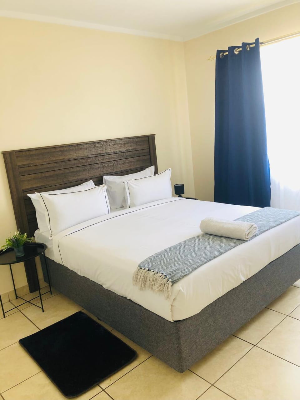 Menlyn Comfort Place Apartment in Pretoria