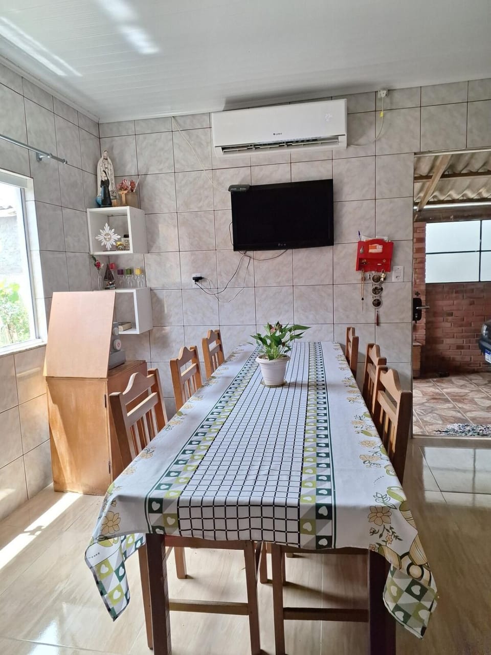 Living room, Dining area, air conditioner
