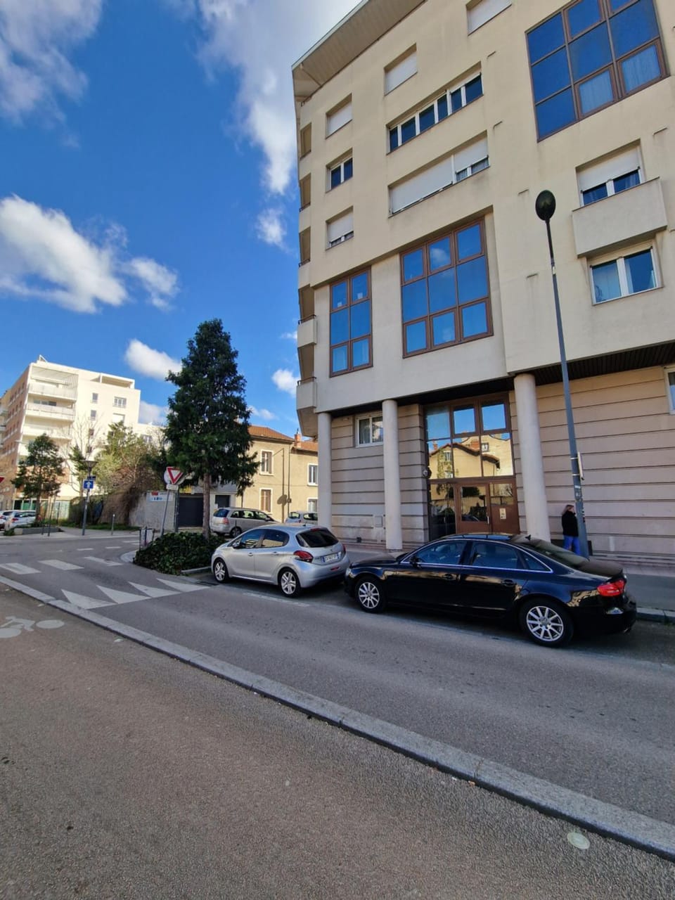 Property building, Neighbourhood, Street view, Parking