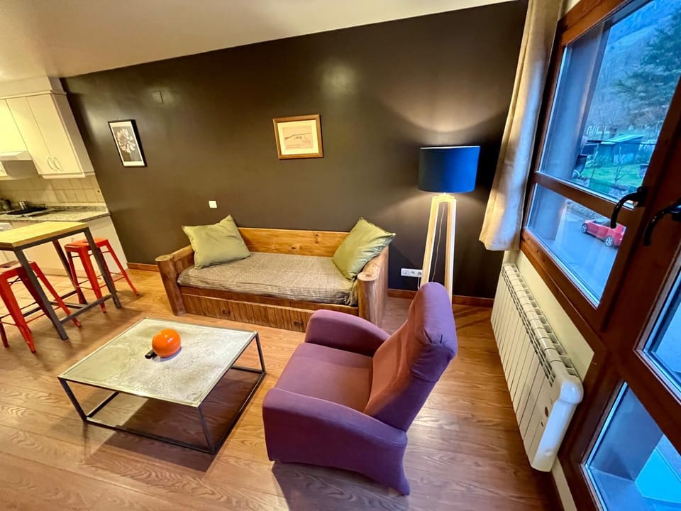 Lotila Flats Cuirgu Apartment hotel in Asturias