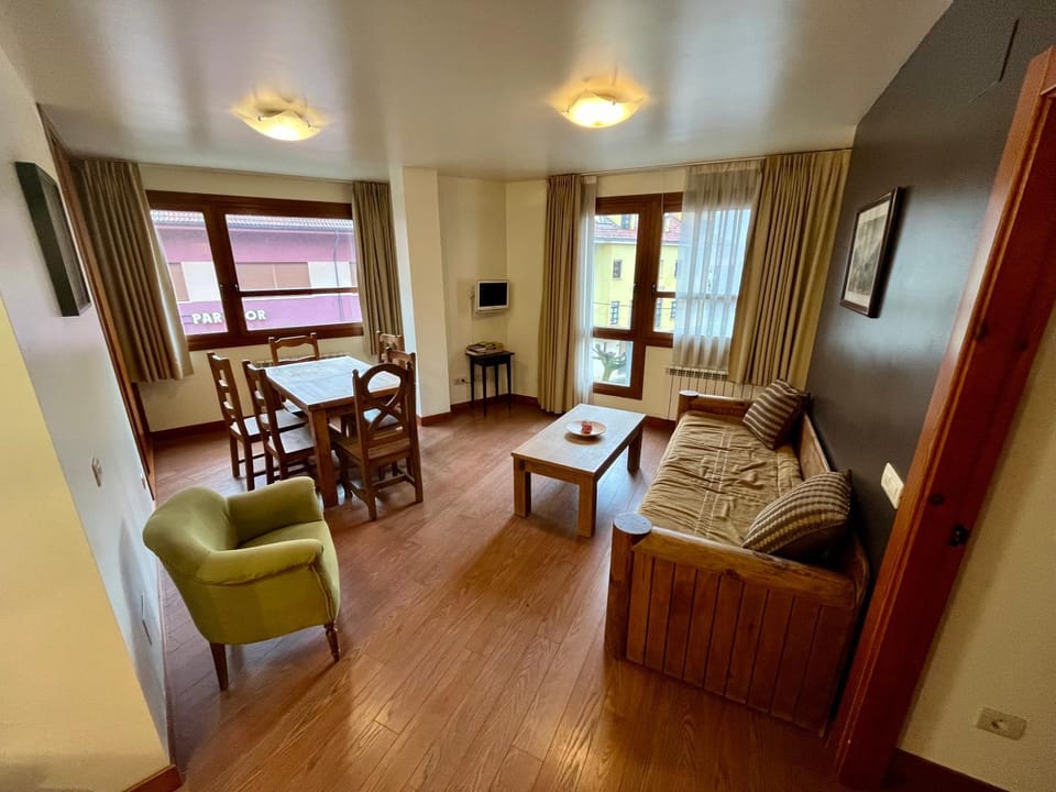 Lotila Flats Cuirgu Apartment hotel in Asturias