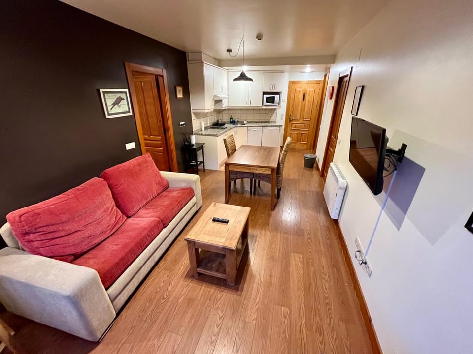 Lotila Flats Cuirgu Apartment hotel in Asturias