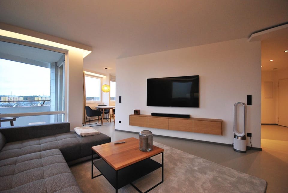 Communal lounge/ TV room, TV and multimedia, Living room