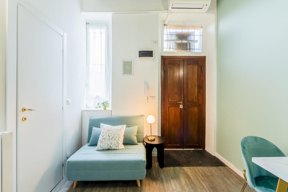 Living room, Seating area, internet, air conditioner