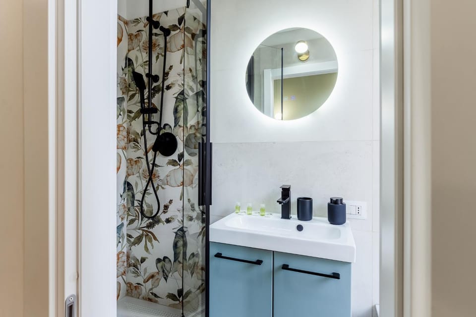 Shower, Bathroom, hair dryier