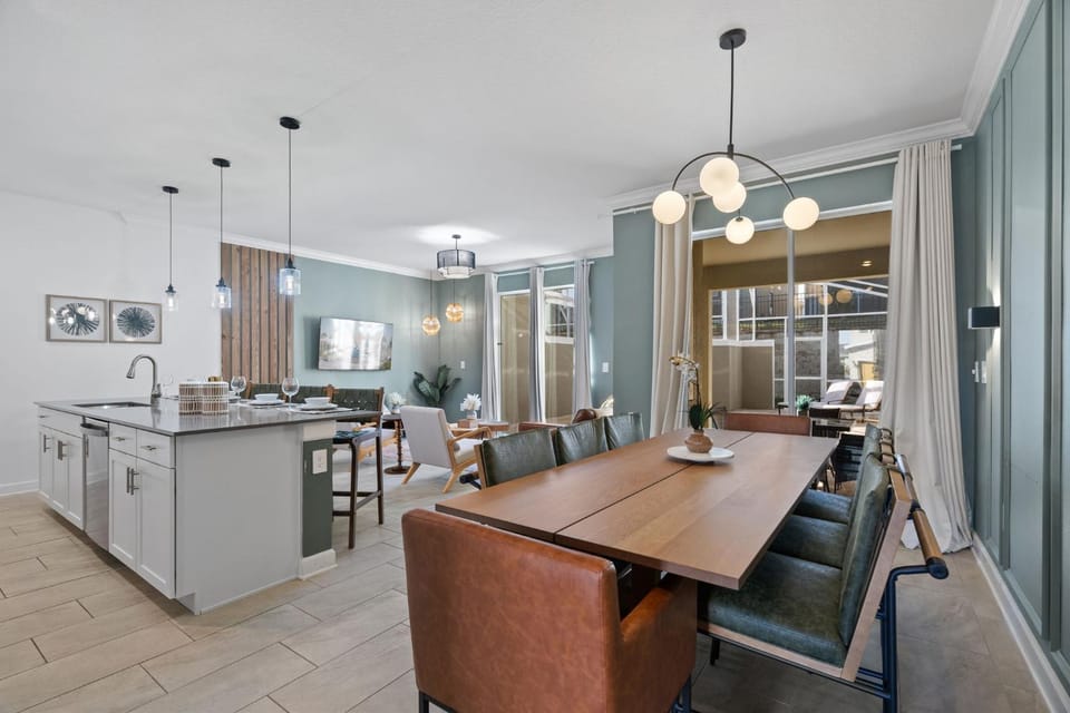 1184 KS - Champions Gate Retreat with Private Pool House in Four Corners