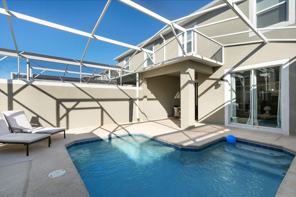 1184 KS - Champions Gate Retreat with Private Pool House in Four Corners