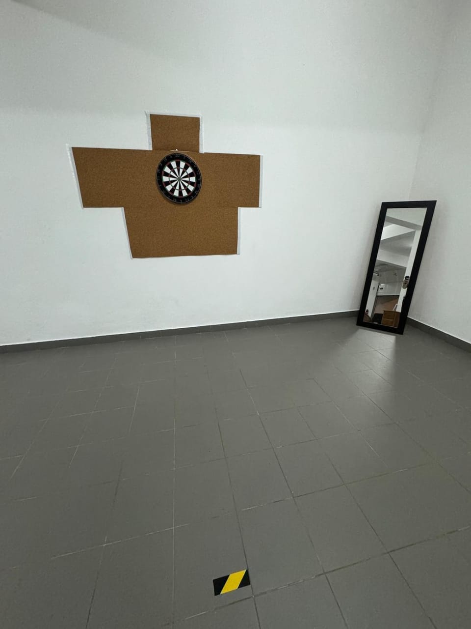 Darts, Game Room