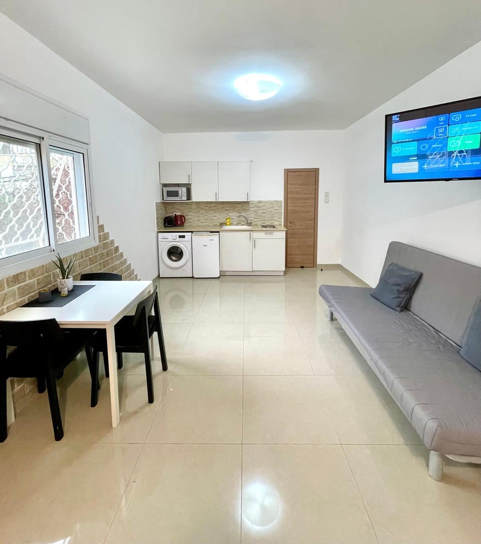 Cozy apartment near to beach Apartment in Haifa