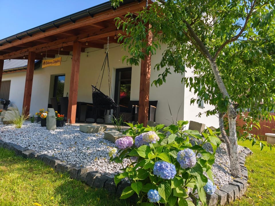 Property building, Garden