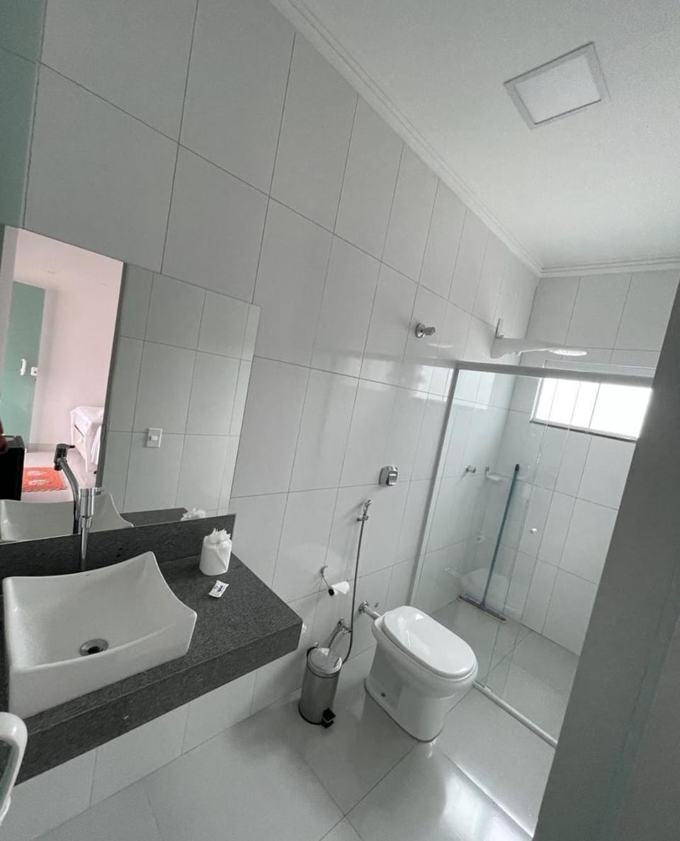 Shower, Toilet, towels