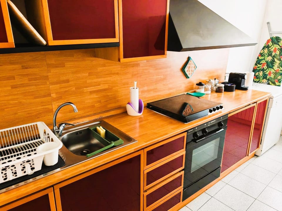 Kitchen or kitchenette, kitchen