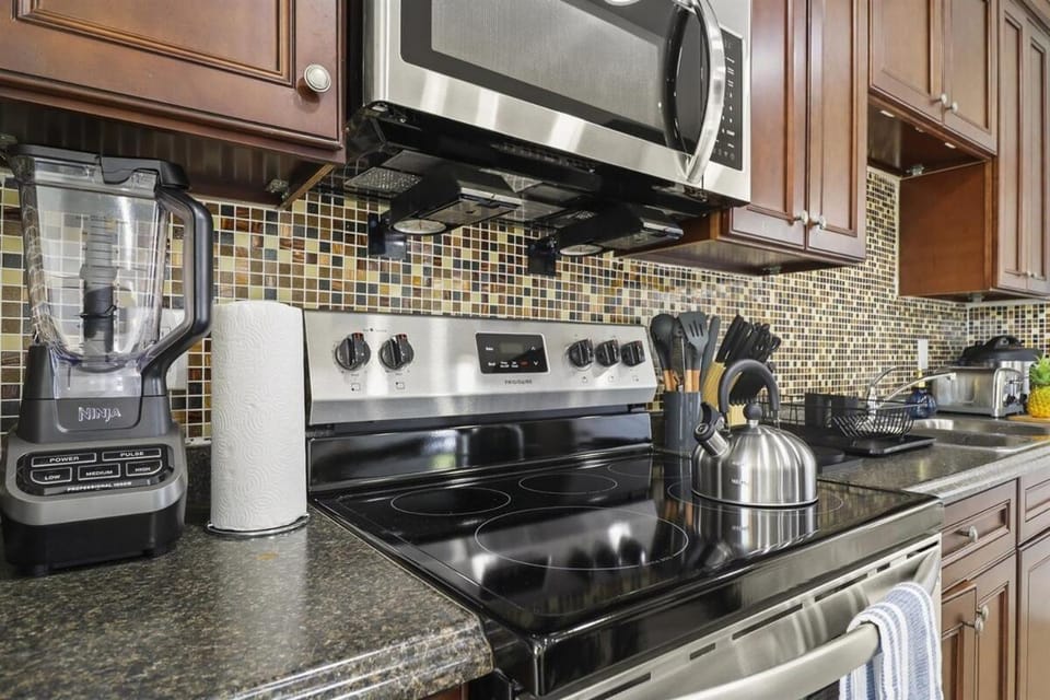 3 BD House in-law Apt - Palm Wave Stays House in West Palm Beach
