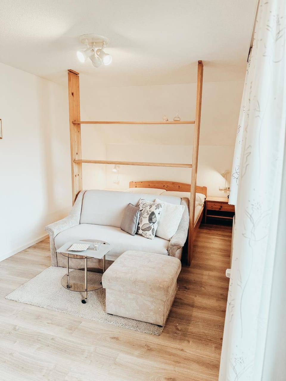 Living room, Photo of the whole room, Bedroom