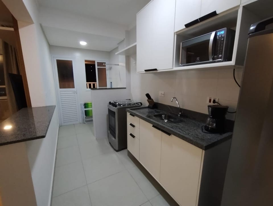 microwave, oven, stove, kitchen