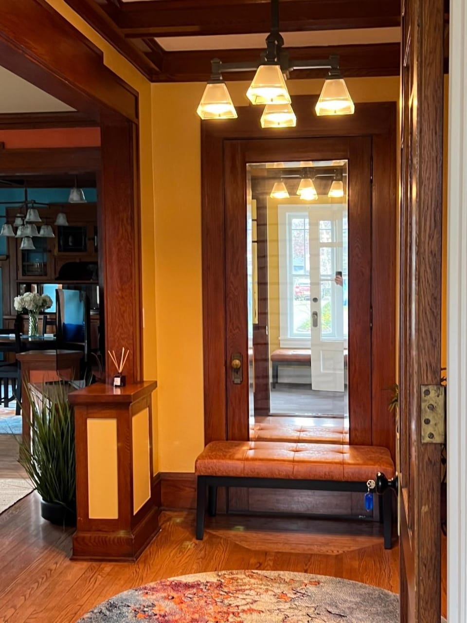 CRAFTSMAN'S MAIN FLOOR with huge DECK! Apartment in Minnesota