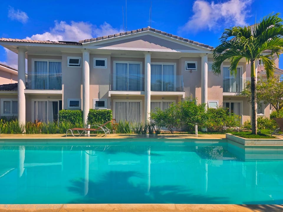 Property building, Garden, Swimming pool