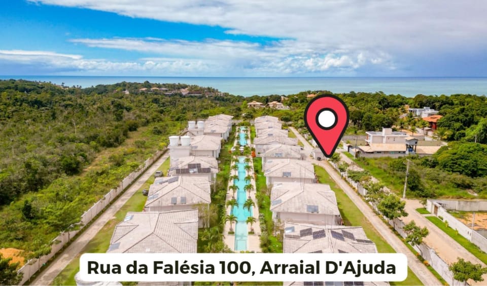 Neighbourhood, Bird's eye view, Text overlay, Street view
