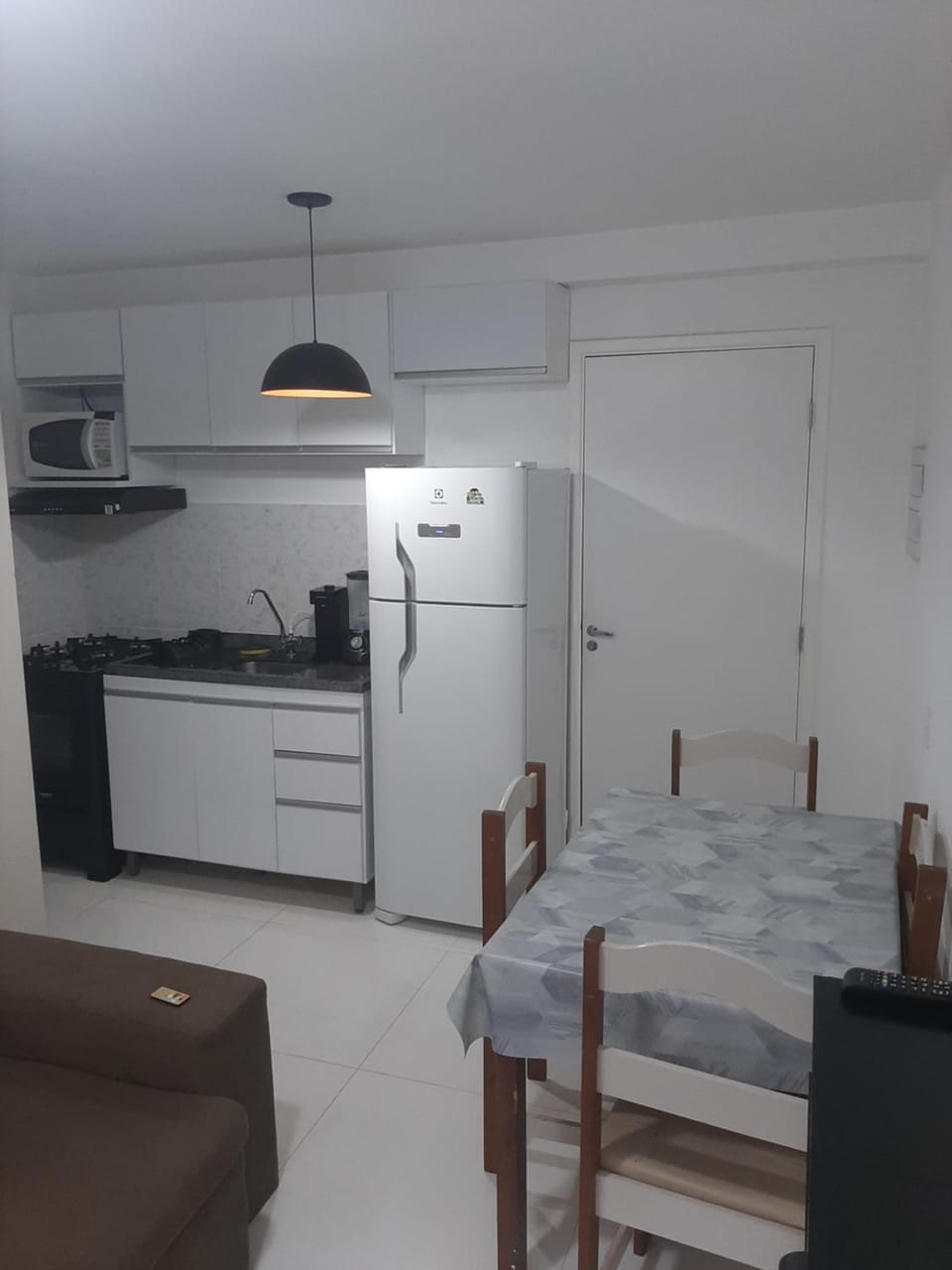 Kitchen or kitchenette, Dining area, stove