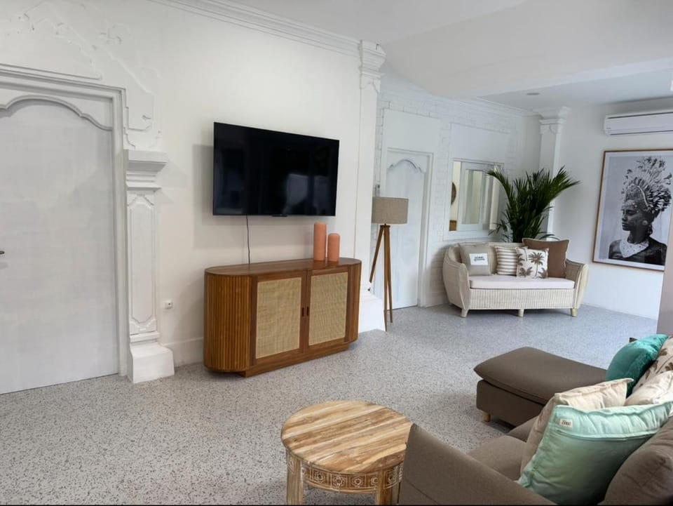 Communal lounge/ TV room, Living room, Evening entertainment