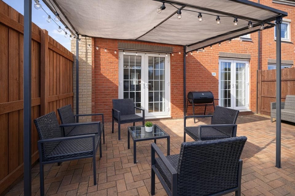 Patio, Balcony/Terrace, Seating area