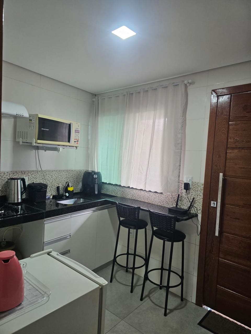 Coffee/tea facilities, Kitchen or kitchenette, minibar, stove