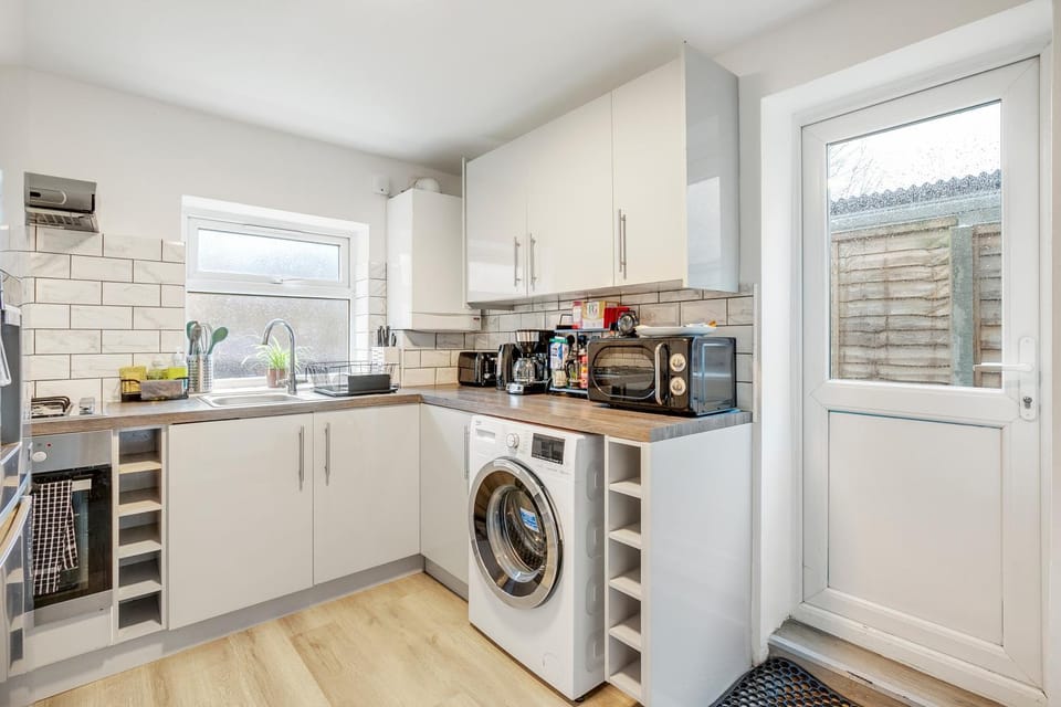 Kitchen or kitchenette, Communal kitchen, kitchen