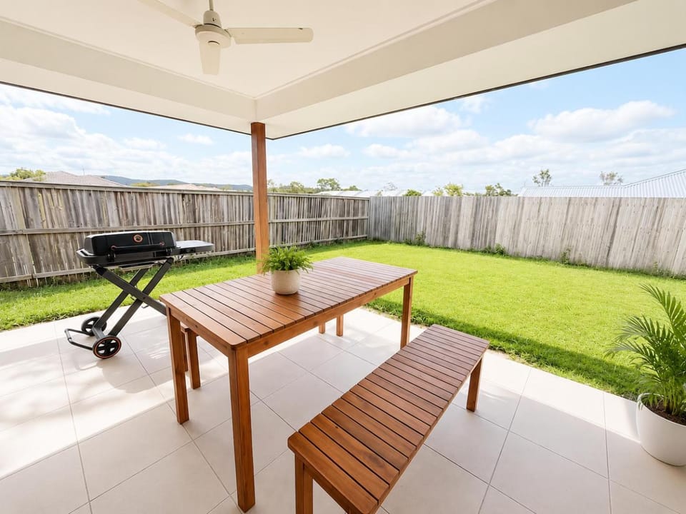 Patio, BBQ facilities, Garden, Seating area, Dining area