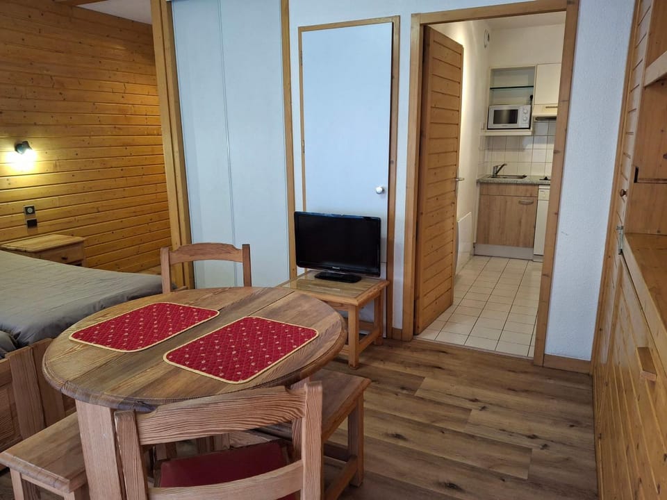 Studio central 3 pers avec WiFi et parking à Brides-les-Bains - FR-1-512-281 Apartment in Les Allues